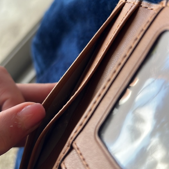 Michael Kors Bedford Passport Case/Travel Wallet - Picture 5 of 5